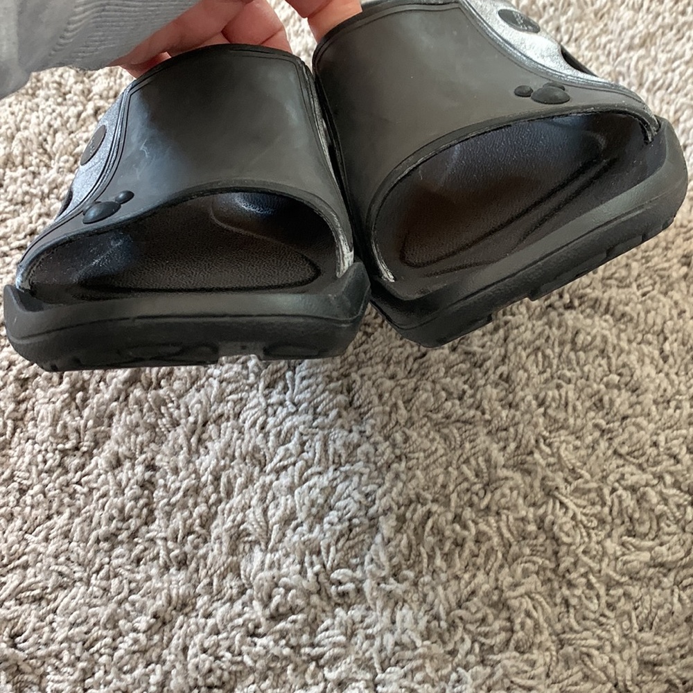 Mickey Mouse Croc Slides - Picture 4 of 7
